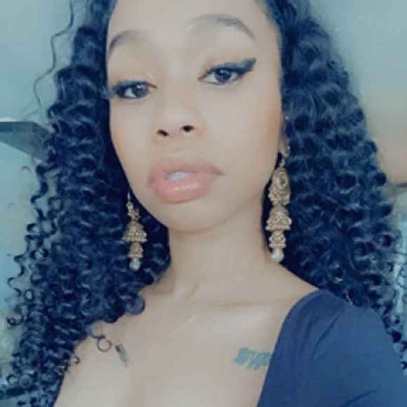 Meet your Posher, Sabrina - Picture 8 of 10